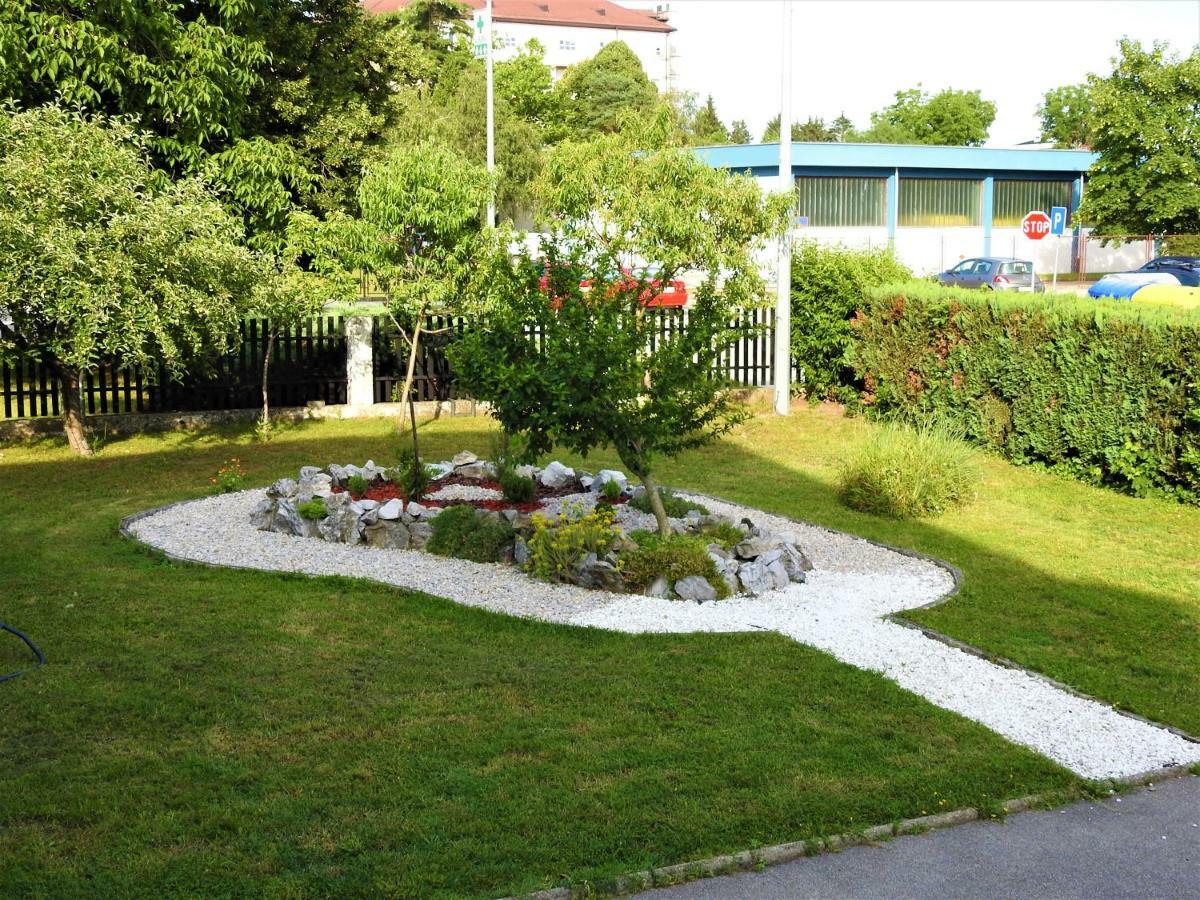 Sweet Dreams Apartment Varaždin Exterior foto